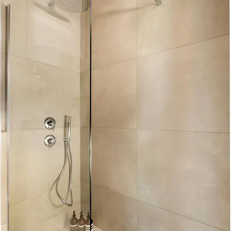 Un Architecte En Voyage * Párizs